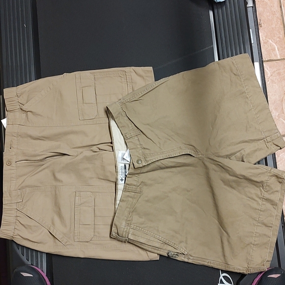 Men Short Pants - Picture 7 of 10